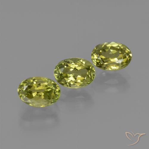 3.23ctw Natural amarelo médio Sillimanita, oval, VVS-VS