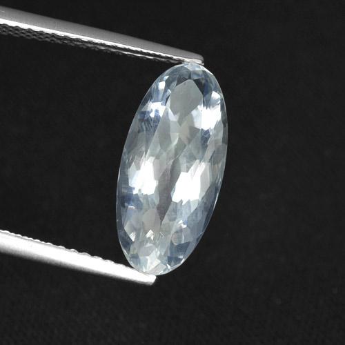 Sodalita branco natural 2,85ct, corte oval, VS