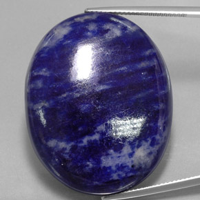 Sodalita azul natural 66,87ct, corte oval, opaco