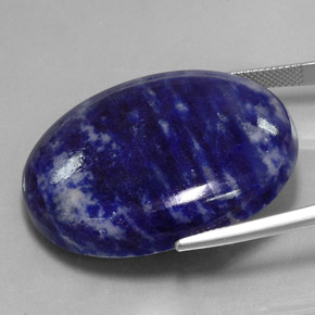Sodalita azul natural 66,87ct, corte oval, opaco