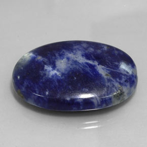 Sodalita azul natural 56,50ct, corte oval, opaco