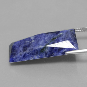 Sodalita Violeta Azul Natural 19.83ct, Forma extravagante, Opaco