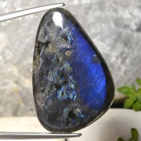 Espectrolita multicolorido natural 24,80ct, forma extravagante, opaco