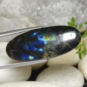 Espectrolita multicolorido natural 15,38ct, corte oval, opaco