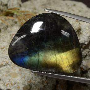Espectrolita multicolorido natural 19,11ct, forma extravagante, opaco