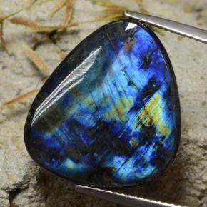 Espectrolita multicolorido natural 15,43ct, trillion, opaco