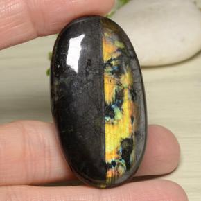 Espectrolita multicolorido natural 61,44ct, corte oval, opaco