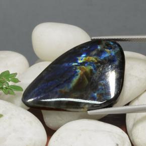 Espectrolita multicolorido natural 27,00ct, forma extravagante, opaco