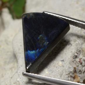 Espectrolita multicolorido natural 7,77ct, trillion, opaco