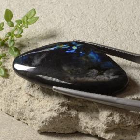 Espectrolita multicolorido natural 23,37ct, forma extravagante, opaco