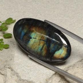 Espectrolita multicolorido natural 16,74ct, corte oval, opaco