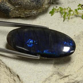 Espectrolita multicolorido natural 27,66ct, corte oval, opaco