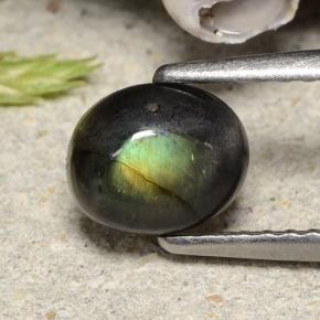 Espectrolita multicolorido natural 0,74ct, corte oval, opaco