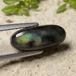 Espectrolita multicolorido natural 2,84ct, corte oval, opaco