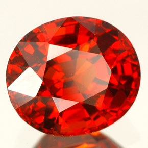 Granada espessartita laranja natural 2,50ct, corte oval, VVS-VS