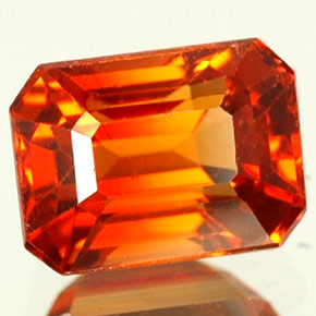 Granada espessartita Tangerina Natural 0.91ct, Corte Esmeralda, VVS-VS