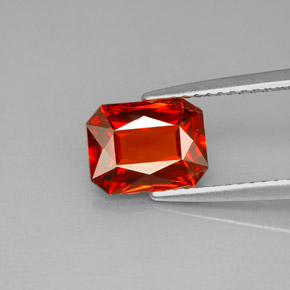 Granada espessartita vermelho natural 2,42ct, corte esmeralda, VVS-VS
