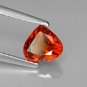Granada espessartita laranja natural 0,99ct, formato de coração, VS