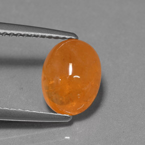 Granada espessartita laranja natural 3,94ct, corte oval, translúcido