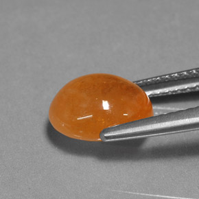 Granada espessartita laranja natural 3,94ct, corte oval, translúcido