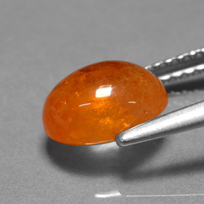 Granada espessartita laranja natural 3,06ct, corte oval, translúcido