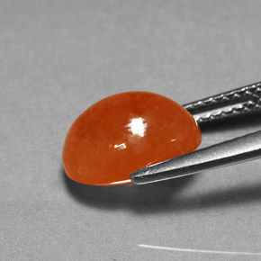 Granada espessartita laranja natural 4,74ct, corte oval, translúcido