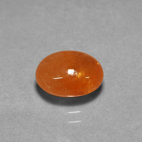 Granada espessartita laranja natural 3,15ct, corte oval, translúcido
