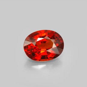 Granada espessartita vermelho natural 2,60ct, corte oval, VS