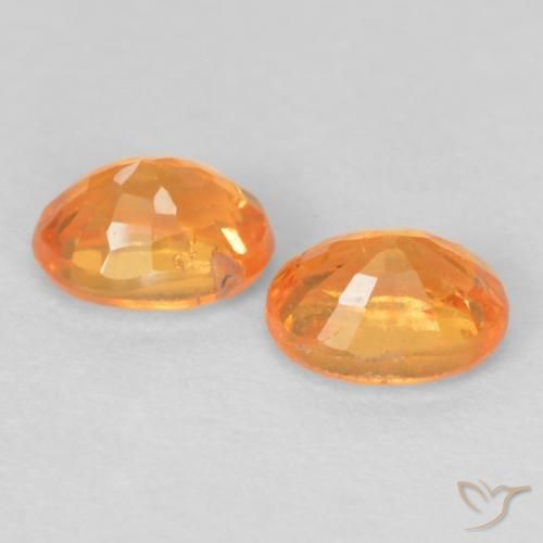 Pedras preciosas de Granada espessartita Laranja brilhante natural de 0.54 ct, oval, VS-SI
