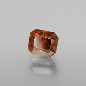 Esfalerita laranja natural 0,85ct, corte esmeralda, VS