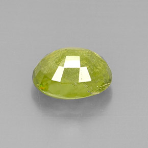 Esfena verde natural 5,59ct, corte oval, SI