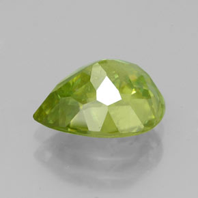 Esfena Verde amarelado Natural 2.64ct, Formato de pêra, SI