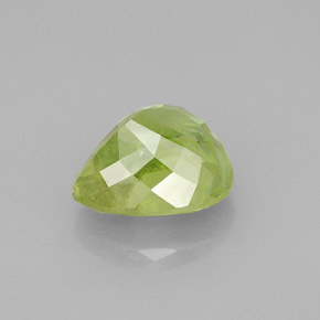 Esfena verde natural 3,30ct, formato de pêra, SI