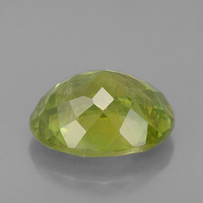 Esfena verde natural 2,68ct, corte oval, SI