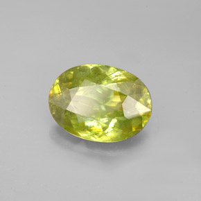 Esfena verde natural 2,98ct, corte oval, SI