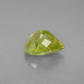 Esfena verde natural 2,47ct, formato de pêra, SI