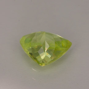 Esfena verde natural 1,09ct, trillion, VS
