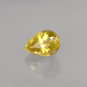 Esfena amarelo natural 0,98ct, formato de pêra, VS