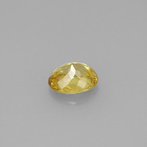 Esfena amarelo natural 0,75ct, corte oval, VS
