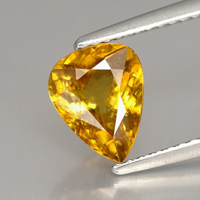 Esfena laranja natural 1,56ct, formato de pêra, VS