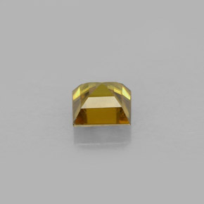 Esfena amarelo natural 0,68ct, quadrado, VS