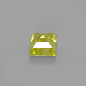 Esfena ouro natural 0,65ct, quadrado, VS-SI
