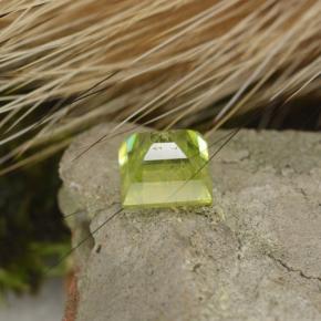 Esfena verde natural 0,57ct, quadrado, VS-SI