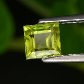 Esfena verde natural 0,99ct, quadrado, VS-SI