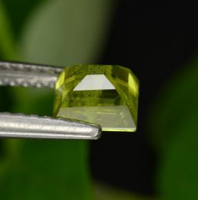 Esfena verde natural 0,99ct, quadrado, VS-SI