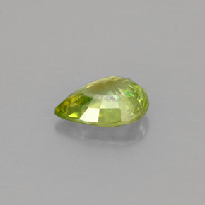 Esfena verde natural 0,67ct, formato de pêra, VVS-VS