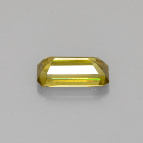 Esfena Dourado Esverdeado Natural 0.76ct, Corte Esmeralda, VVS-VS