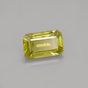 Esfena amarelo natural 1,25ct, corte esmeralda, VS