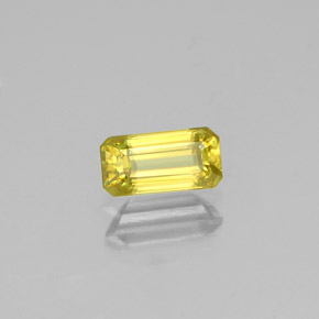 Esfena ouro natural 0,58ct, corte esmeralda, VVS-VS