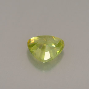 Esfena verde natural 0,77ct, trillion, VVS-VS